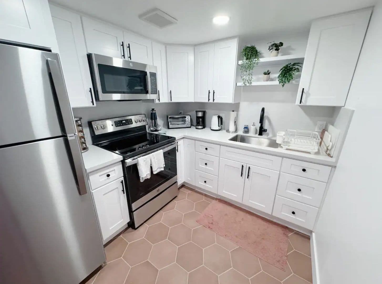 San Leandro Apartment: 154 Harlan Ave