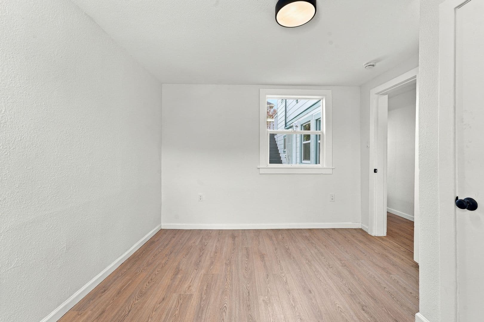 Oakland Apartment: 1444 16th St