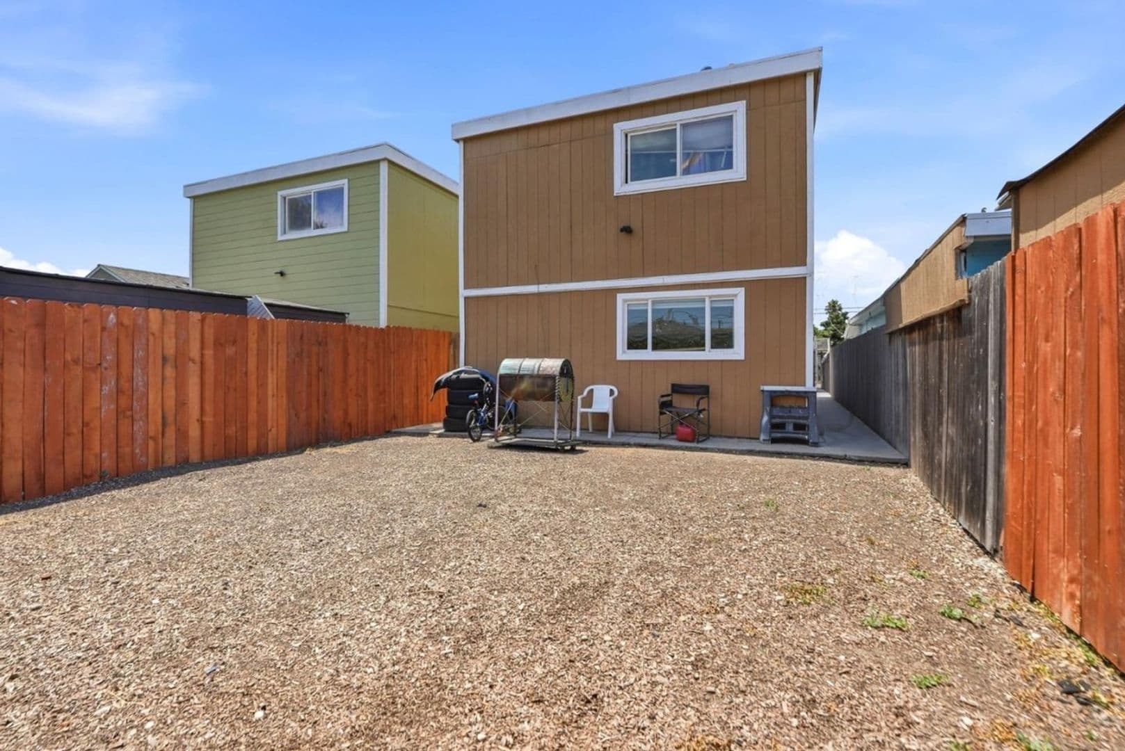 Oakland Apartment: 642 Douglas Ave