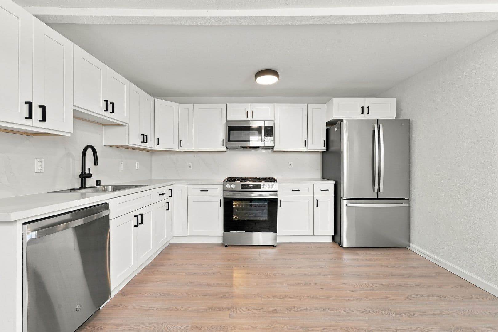 Oakland Apartment: 1444 16th St