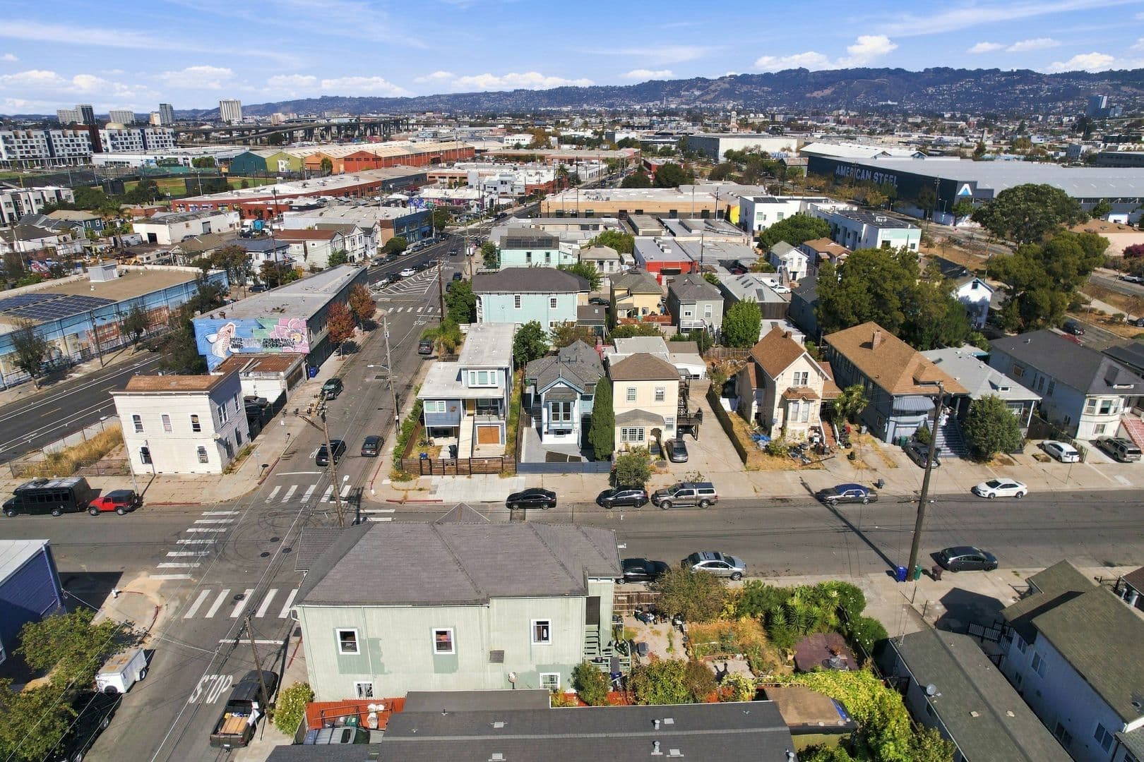 Oakland Apartment: 1444 16th St