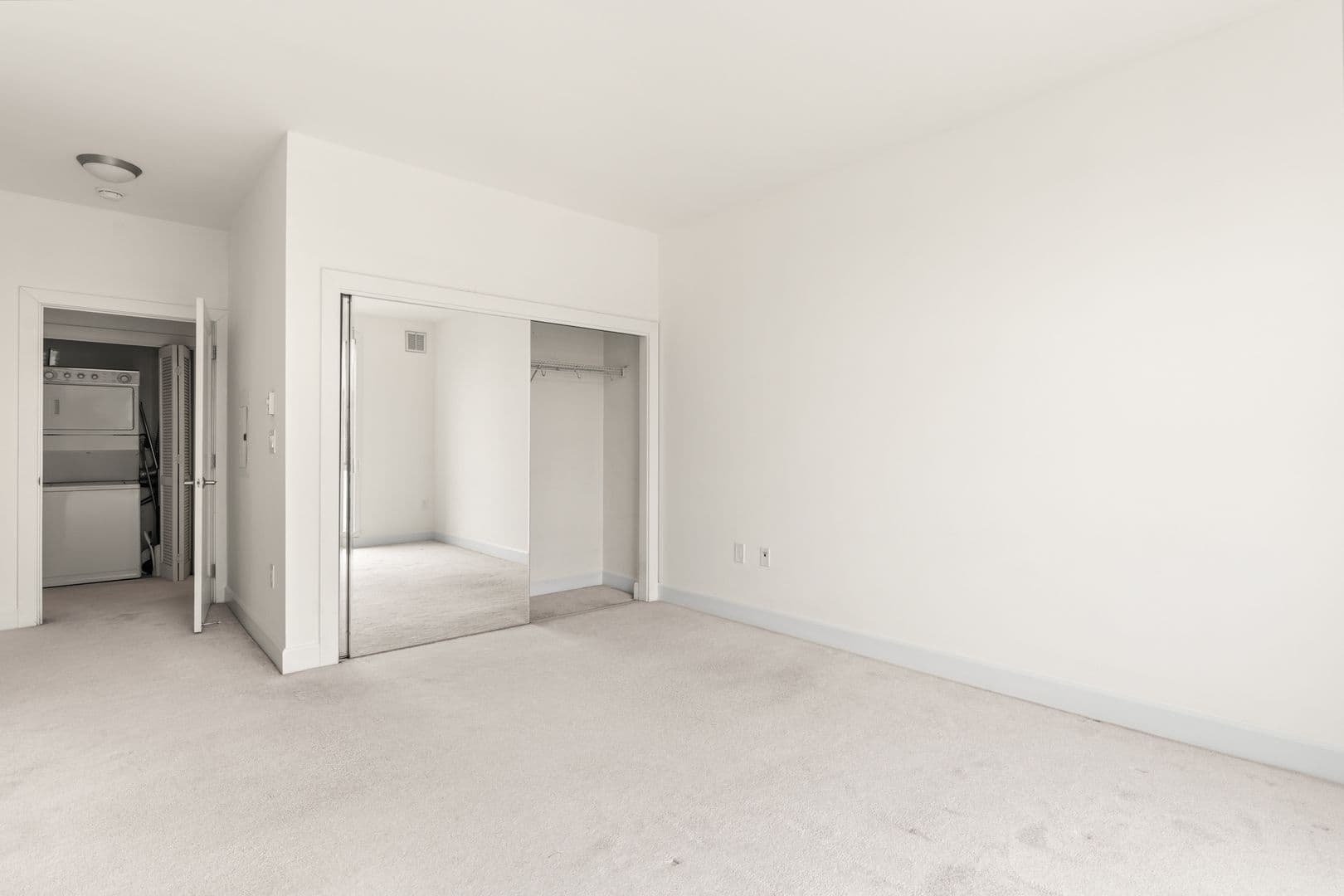 Oakland House: 585 9th St