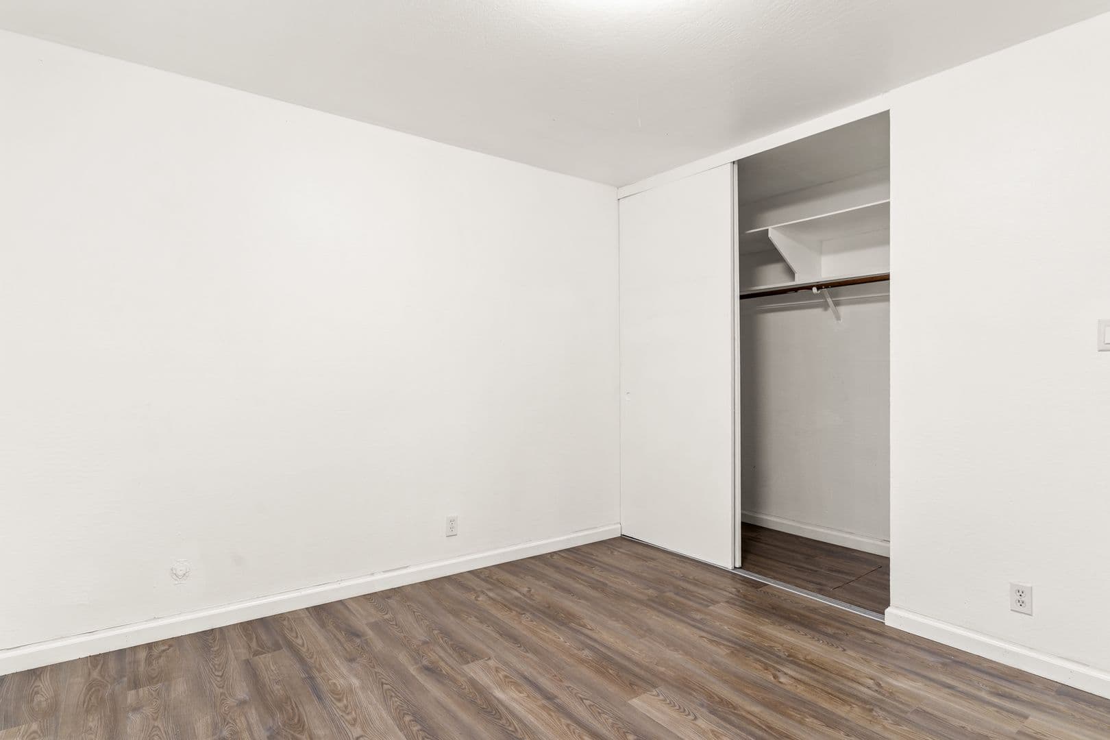 Oakland Apartment: 2674 Parker Ave - 01