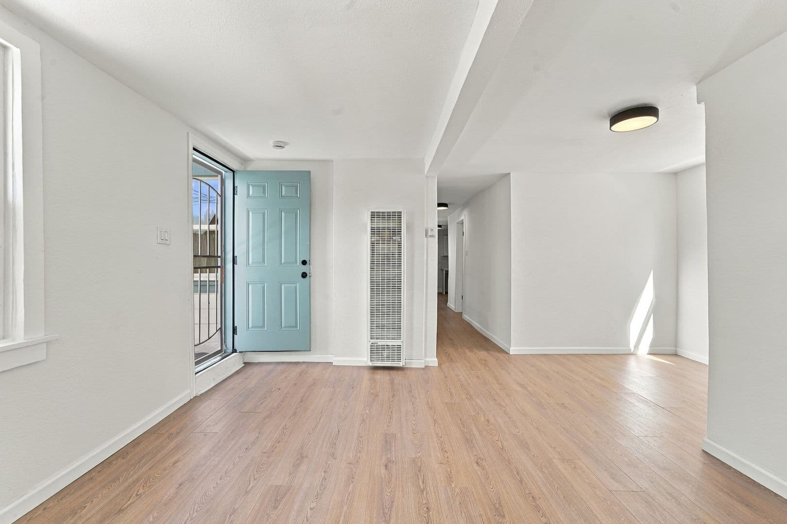 Oakland Apartment: 1444 16th St