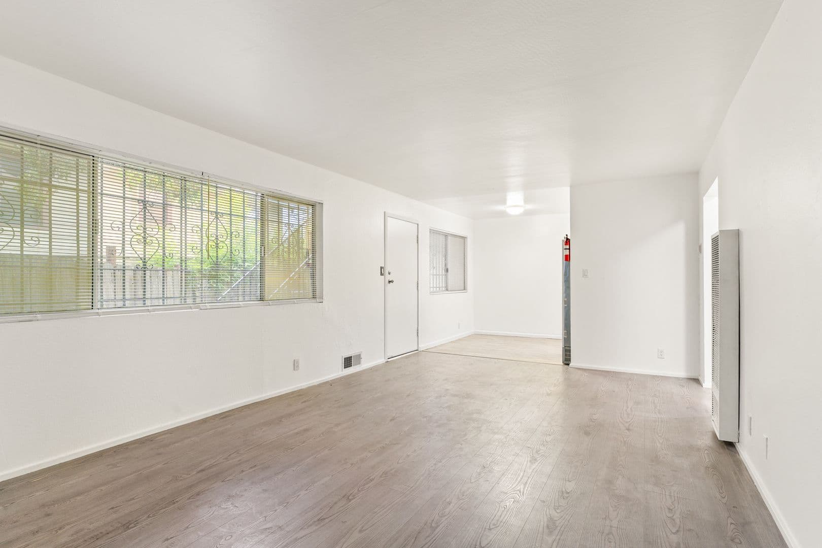 Oakland Apartment: 2674 Parker Ave - 01