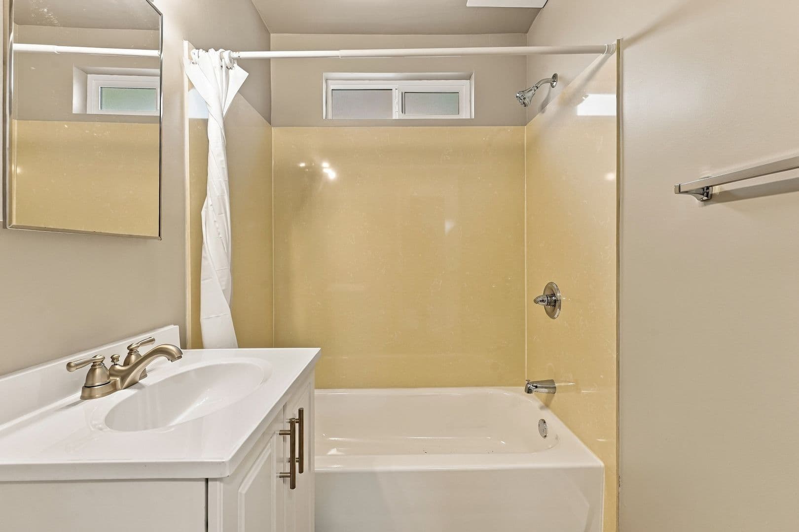 Hayward Apartment: 821 Blossom Way