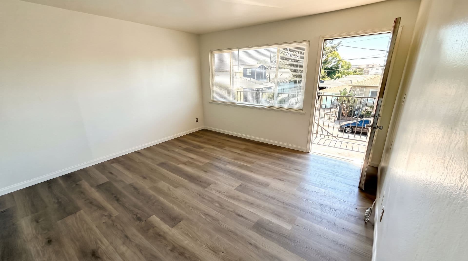 Oakland Apartment: 10100 Walnut St - 04