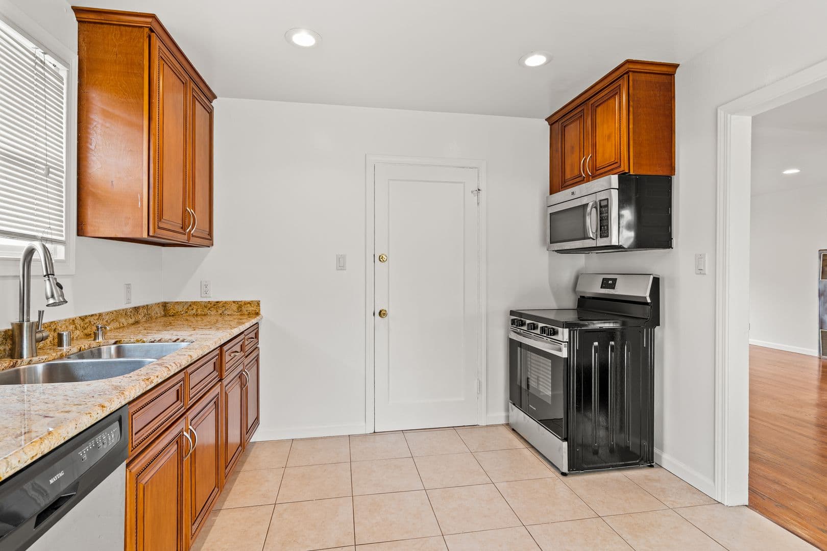 Hayward House: 26539 Flamingo Ave