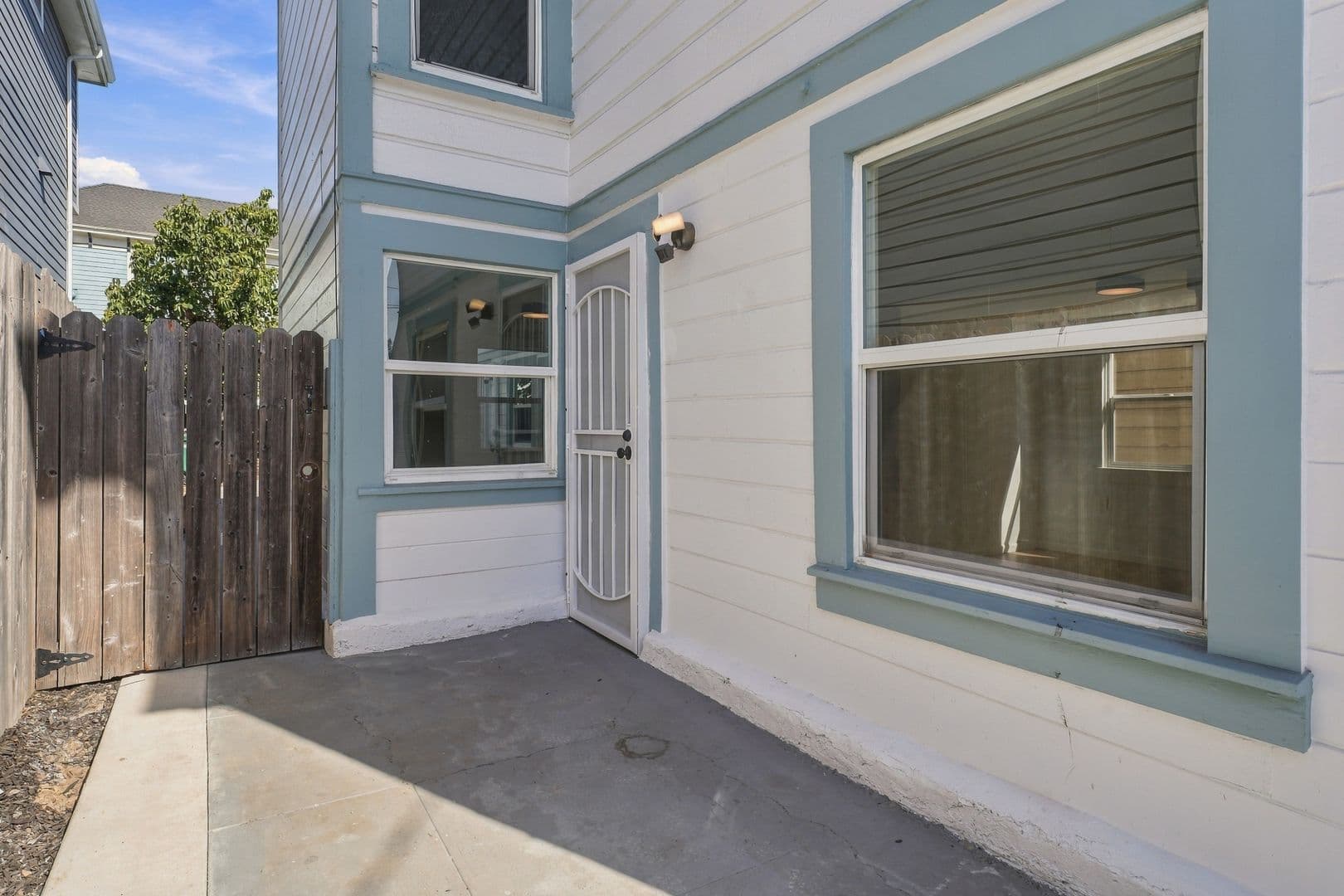 Oakland Apartment: 1444 16th St