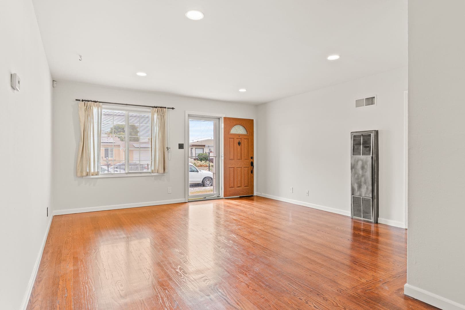 Hayward House: 26539 Flamingo Ave