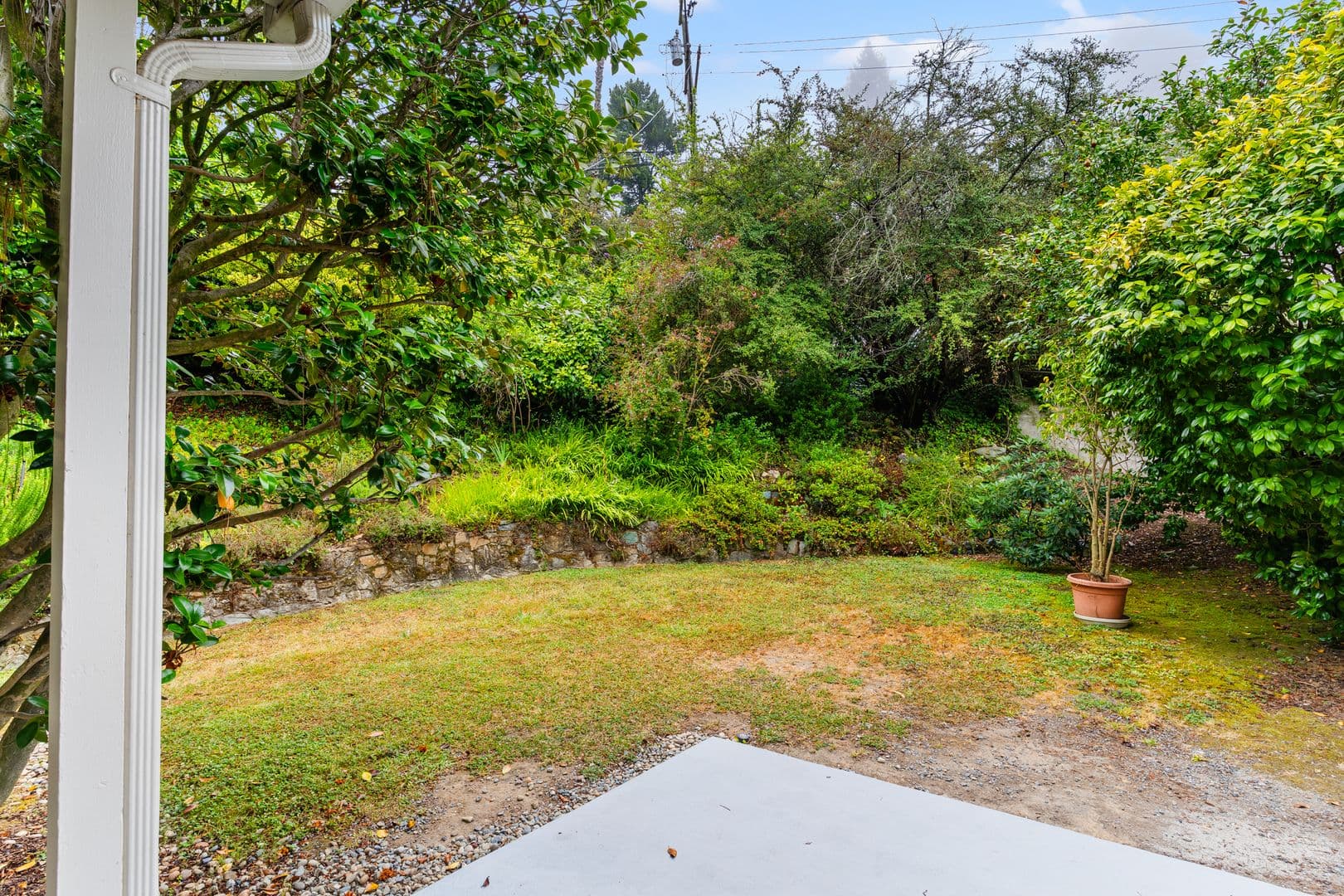 Oakland House: 6857 Armour Dr