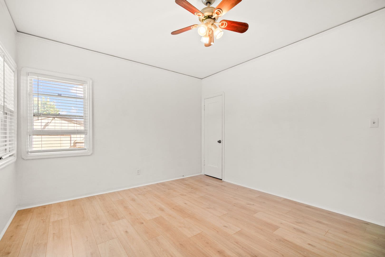 Oakland House: 2307 109th Ave