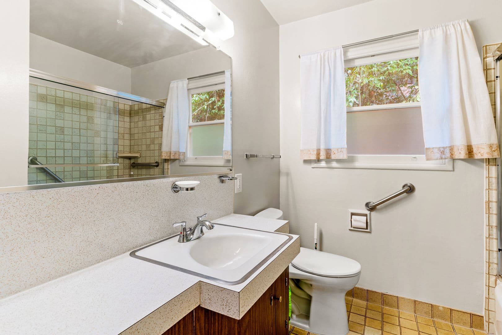 Oakland House: 6857 Armour Dr