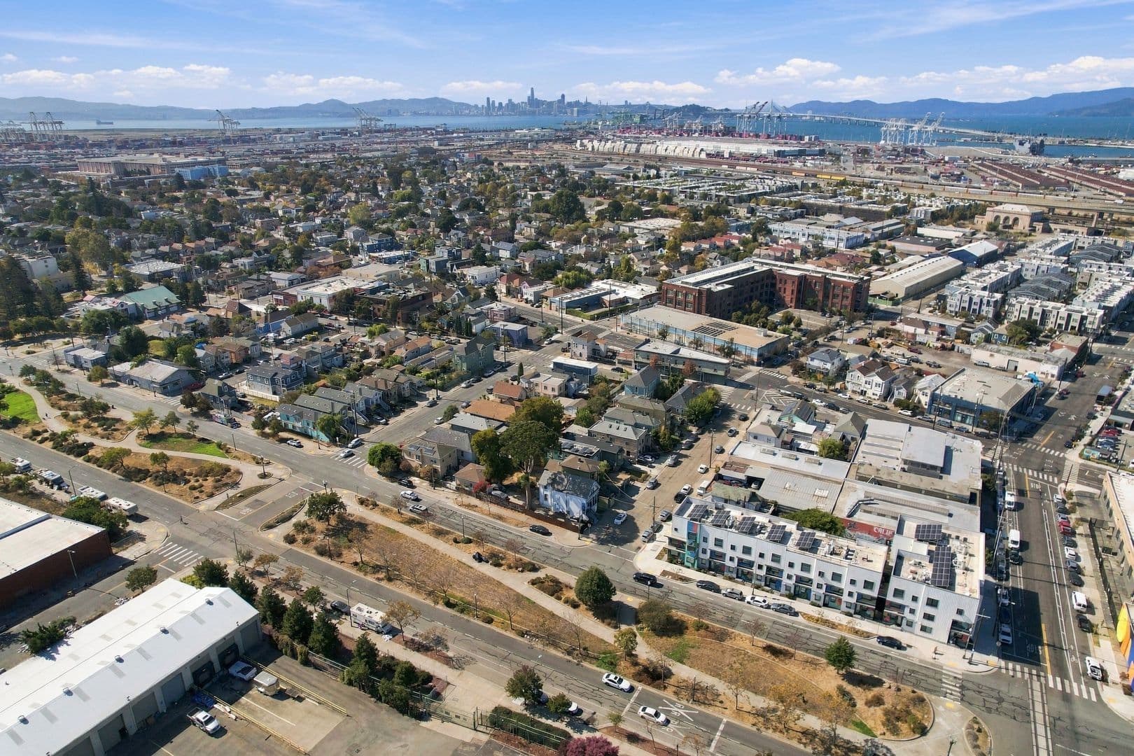 Oakland Apartment: 1444 16th St