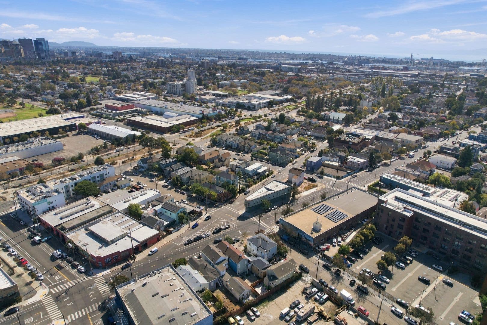 Oakland Apartment: 1444 16th St