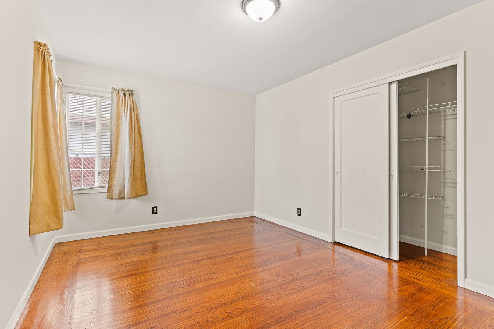 Hayward House: 26539 Flamingo Ave