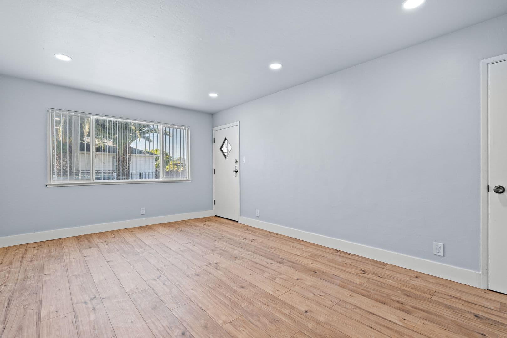 Oakland Apartment: 10324 Walnut Street - B