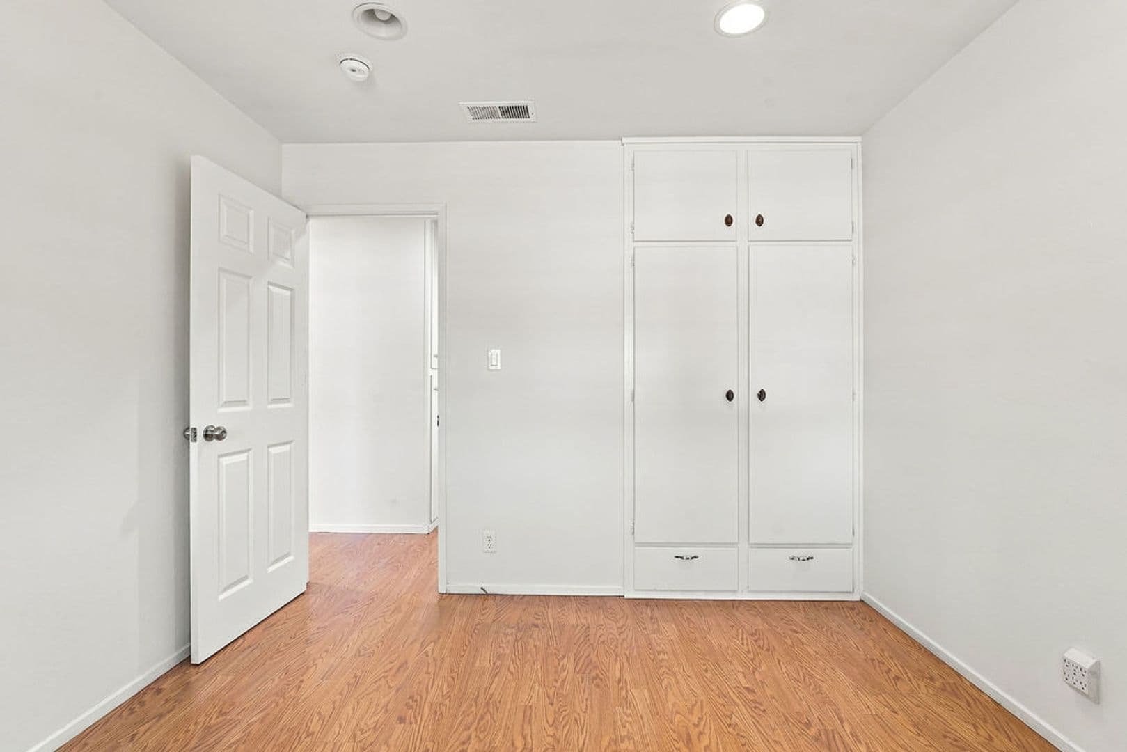 Pleasanton House: 4034 Francisco St