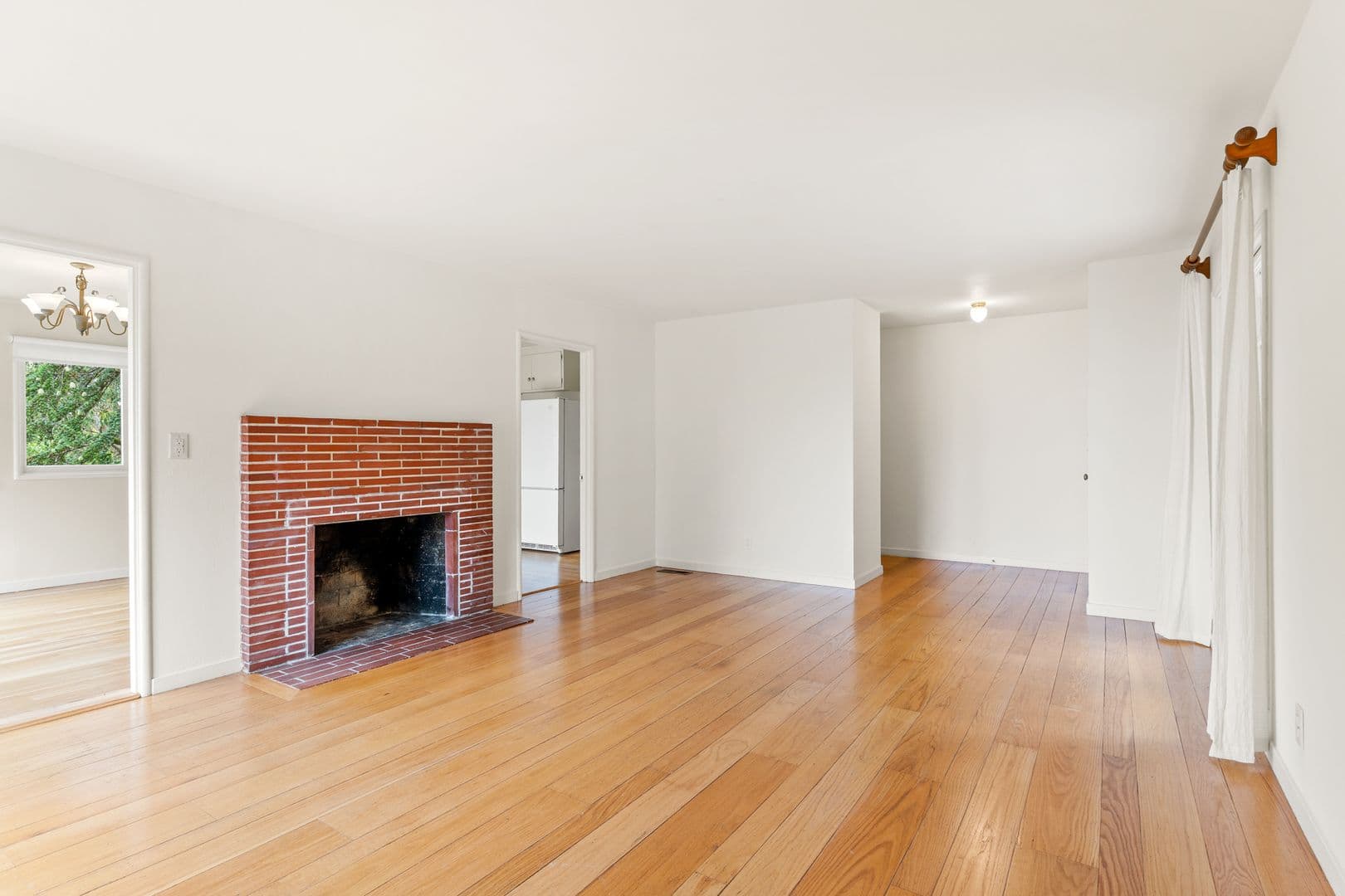 Oakland House: 6857 Armour Dr