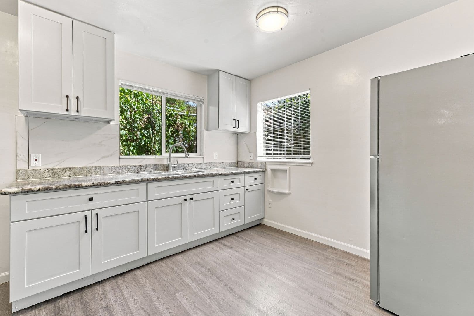 Oakland Apartment: 3519 68th Ave