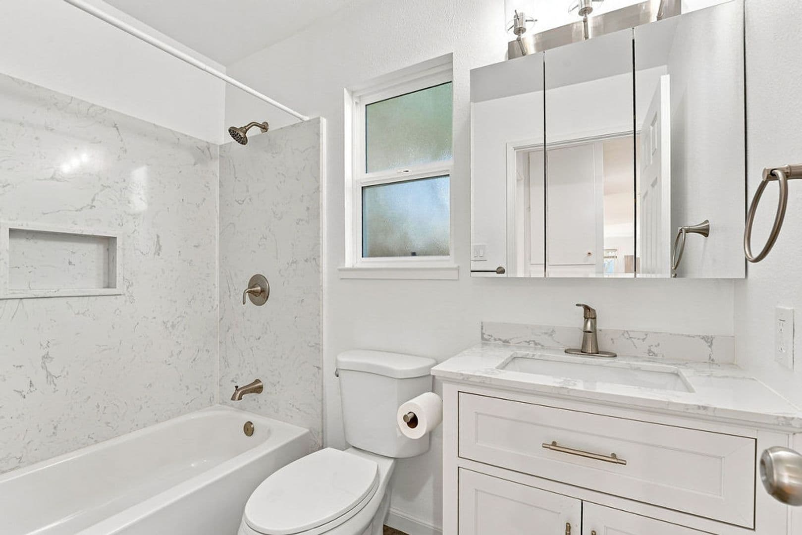 Pleasanton House: 4034 Francisco St