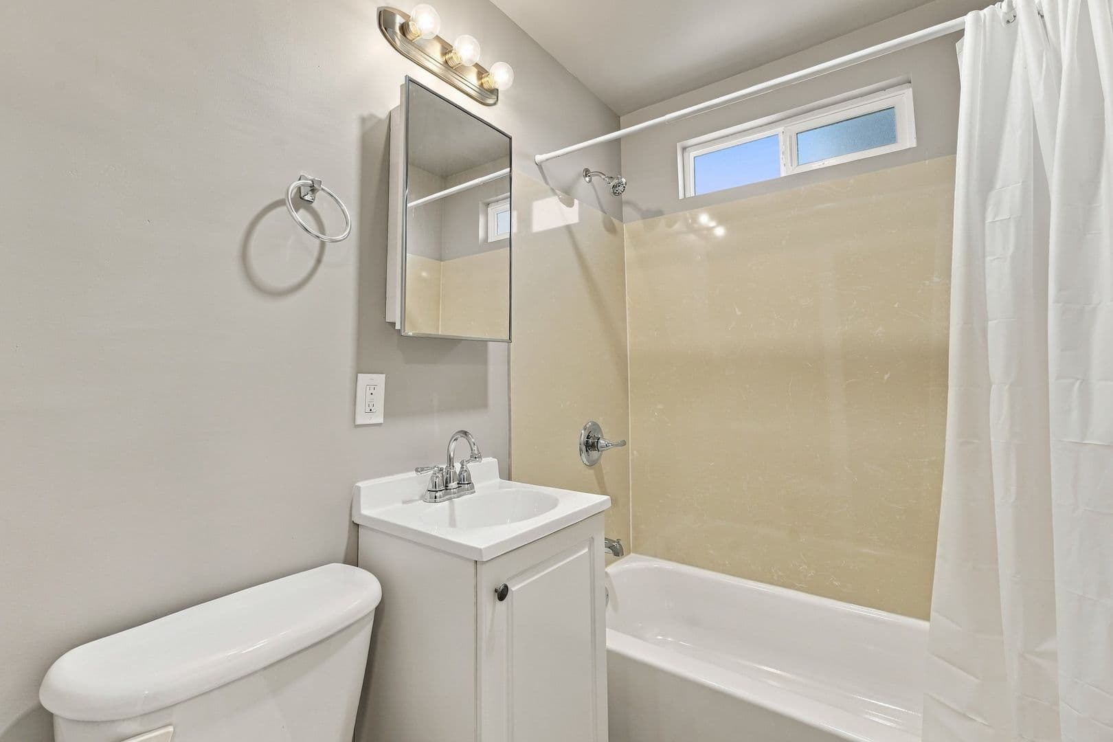 Hayward Apartment: 811 Blossom Way