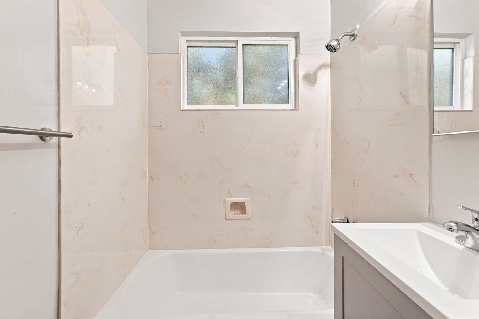 Oakland Apartment: 3519 68th Ave
