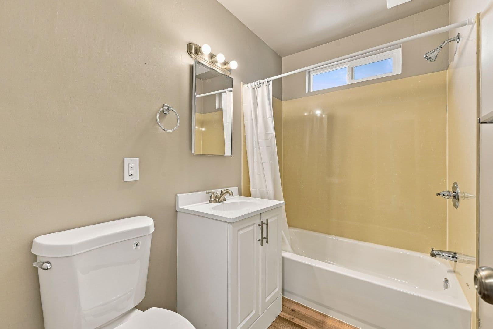 Hayward Apartment: 821 Blossom Way