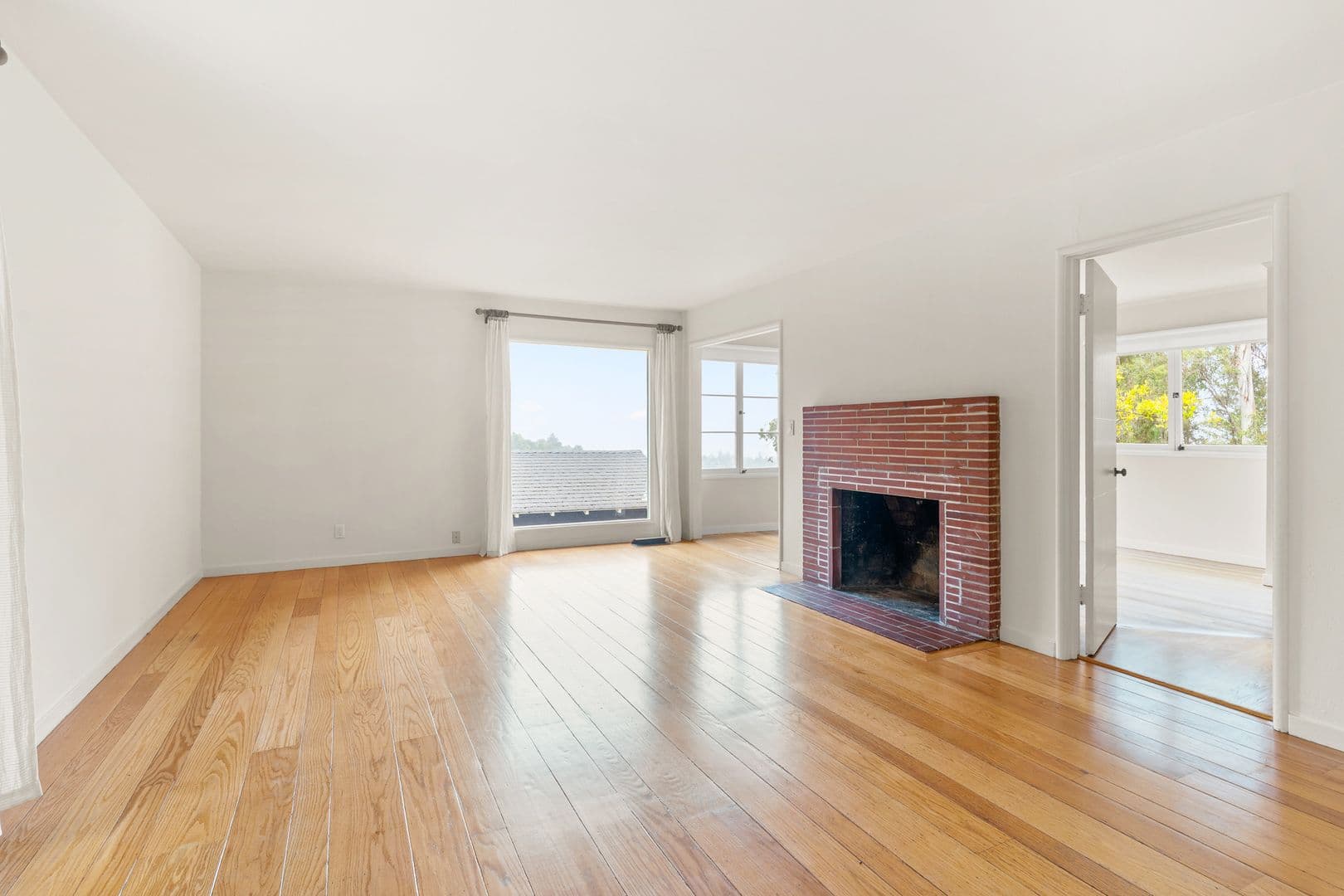 Oakland House: 6857 Armour Dr