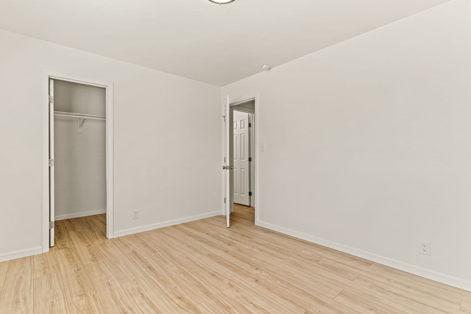 Oakland Apartment: 642 Douglas Ave