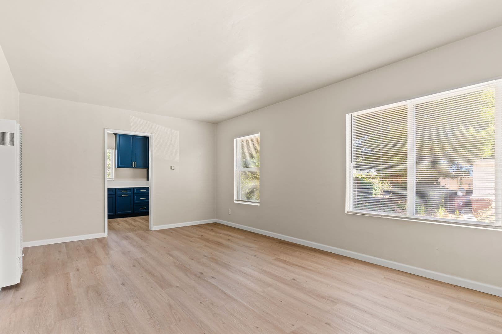 Oakland Apartment: 6124 Hayes St