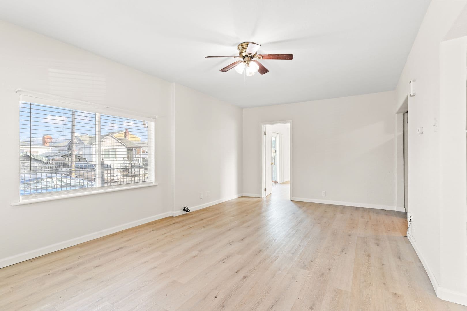 Oakland House: 1900 103rd Ave