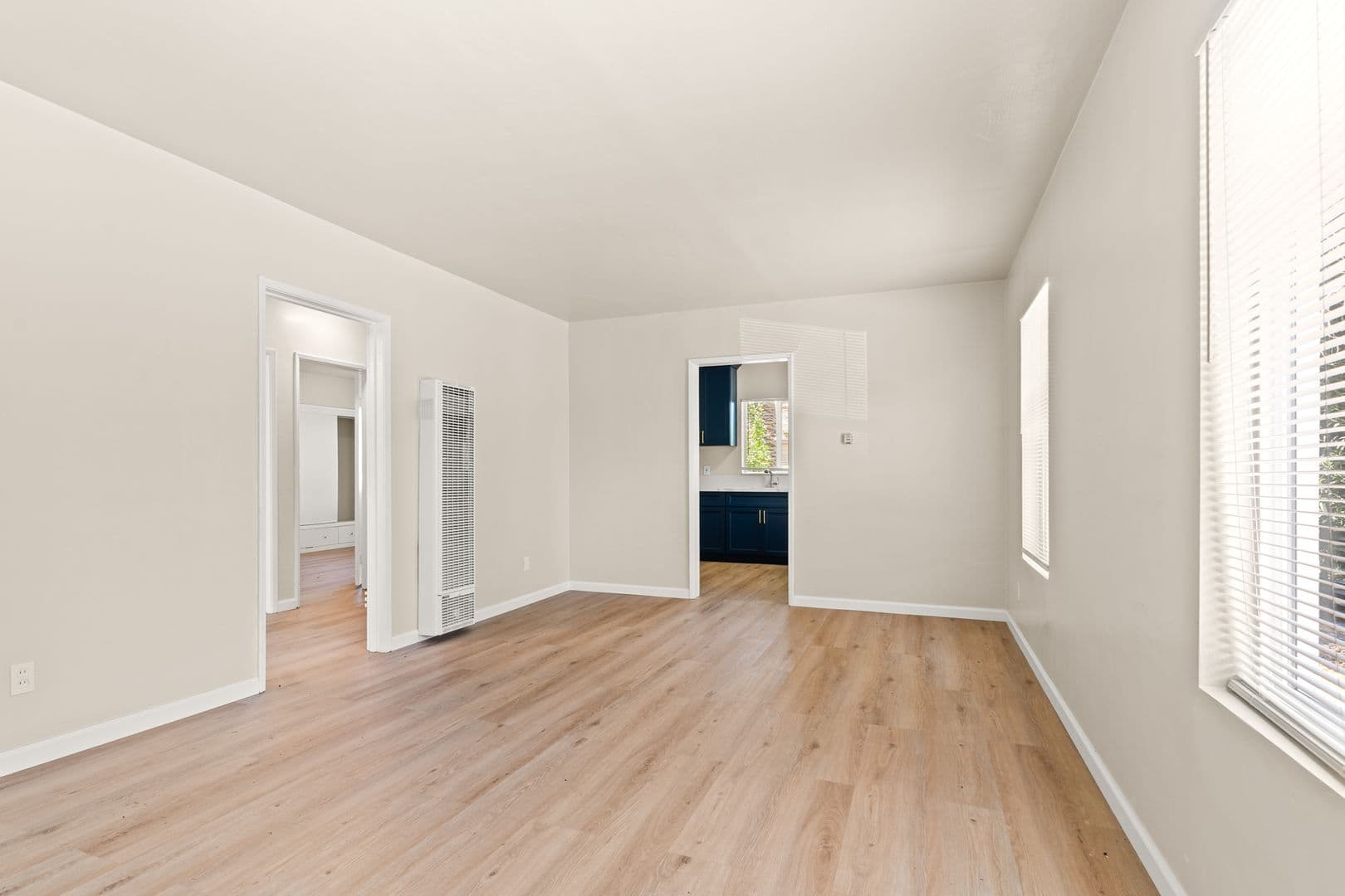 Oakland Apartment: 6124 Hayes St