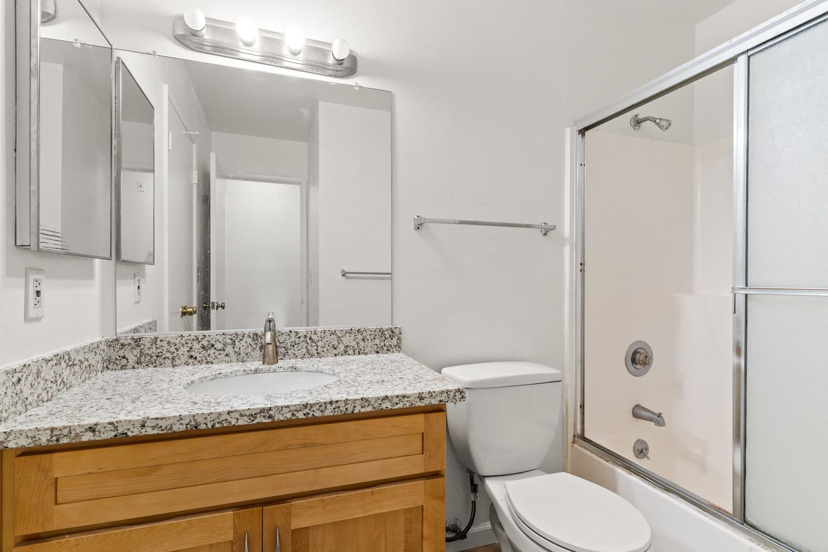 Newark House: 35088 Lido Blvd