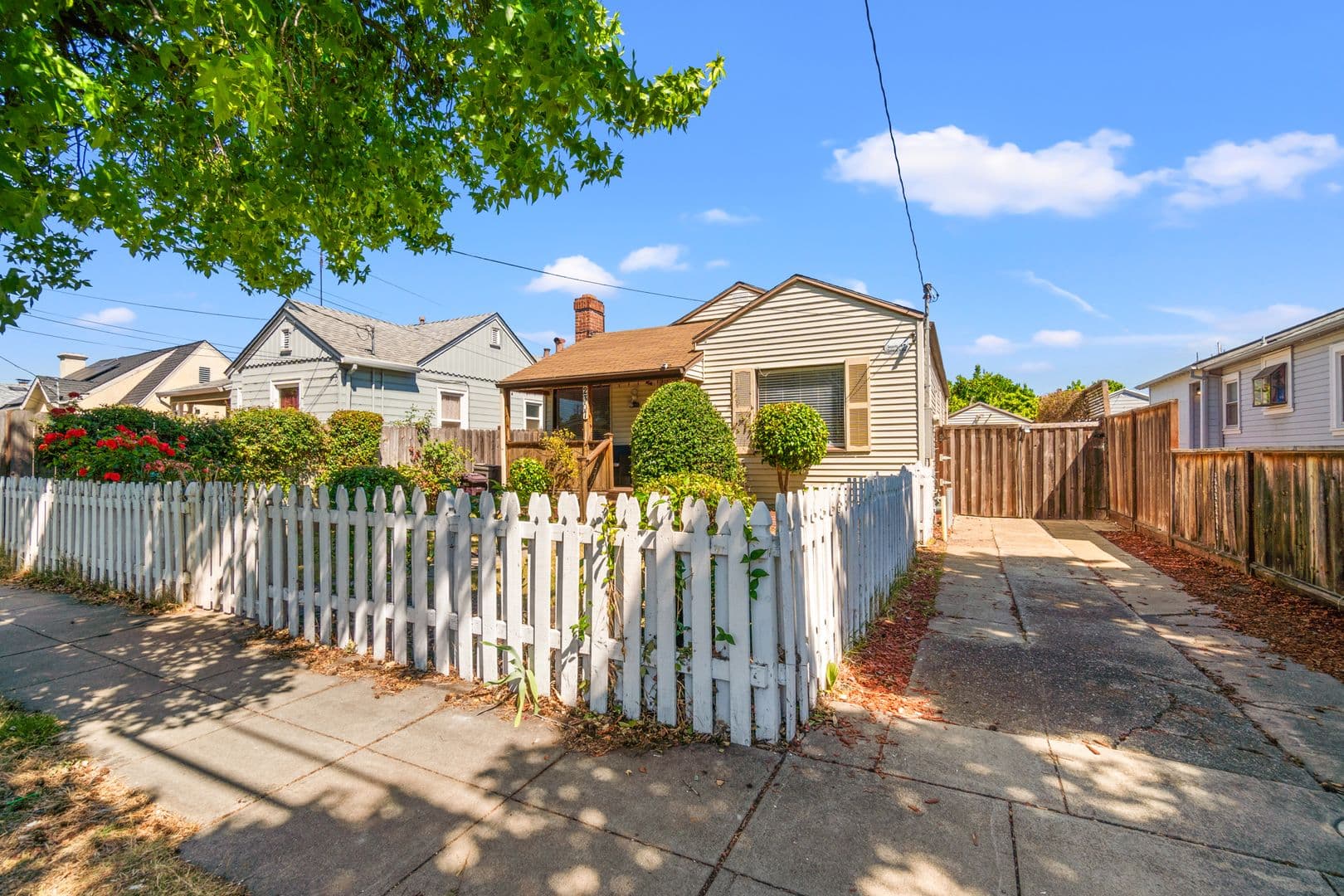 Oakland House: 2307 109th Ave