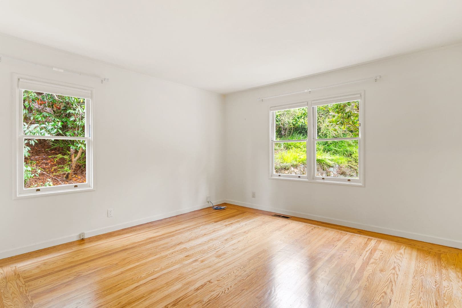 Oakland House: 6857 Armour Dr