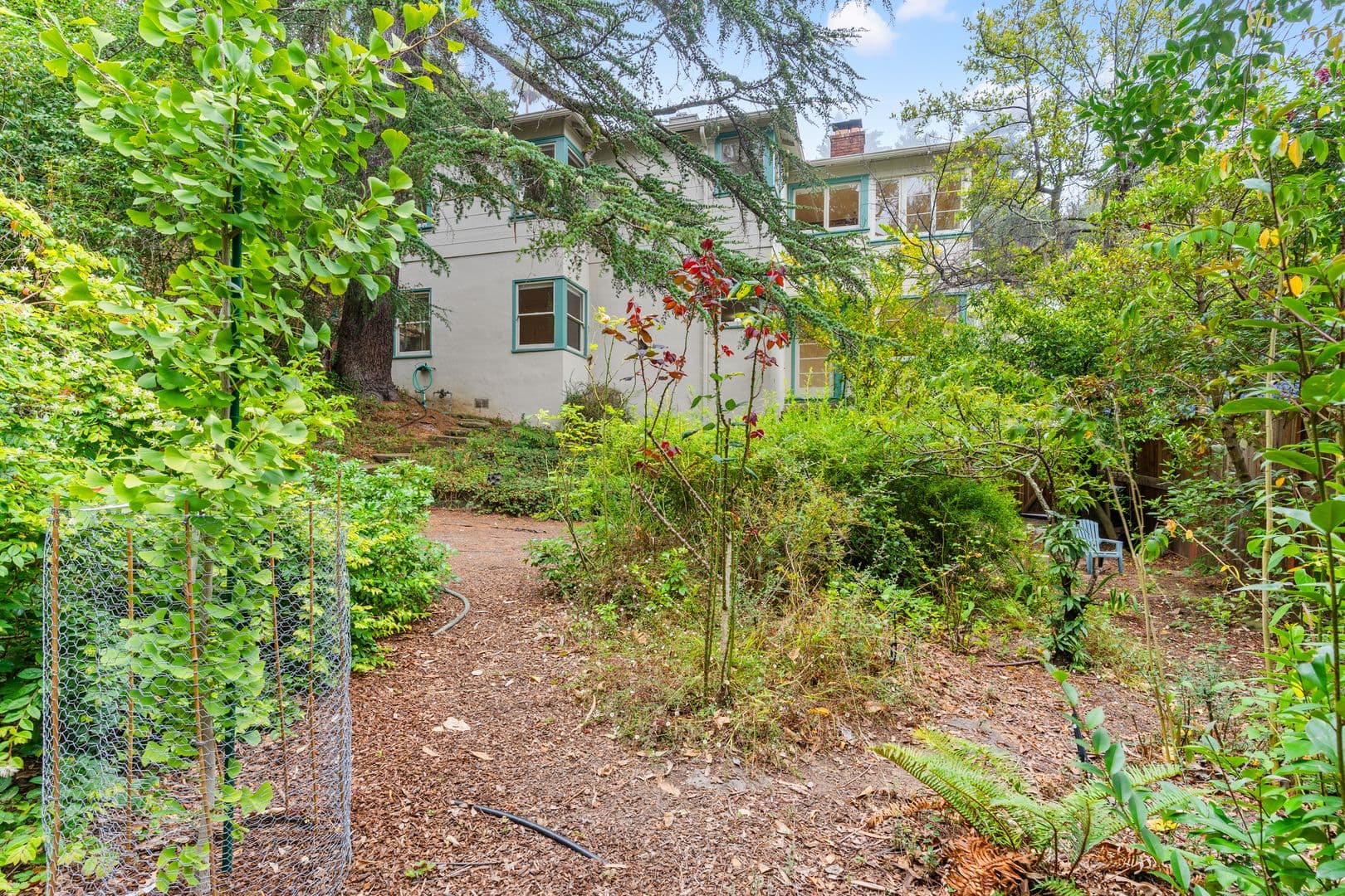 Oakland House: 6857 Armour Dr