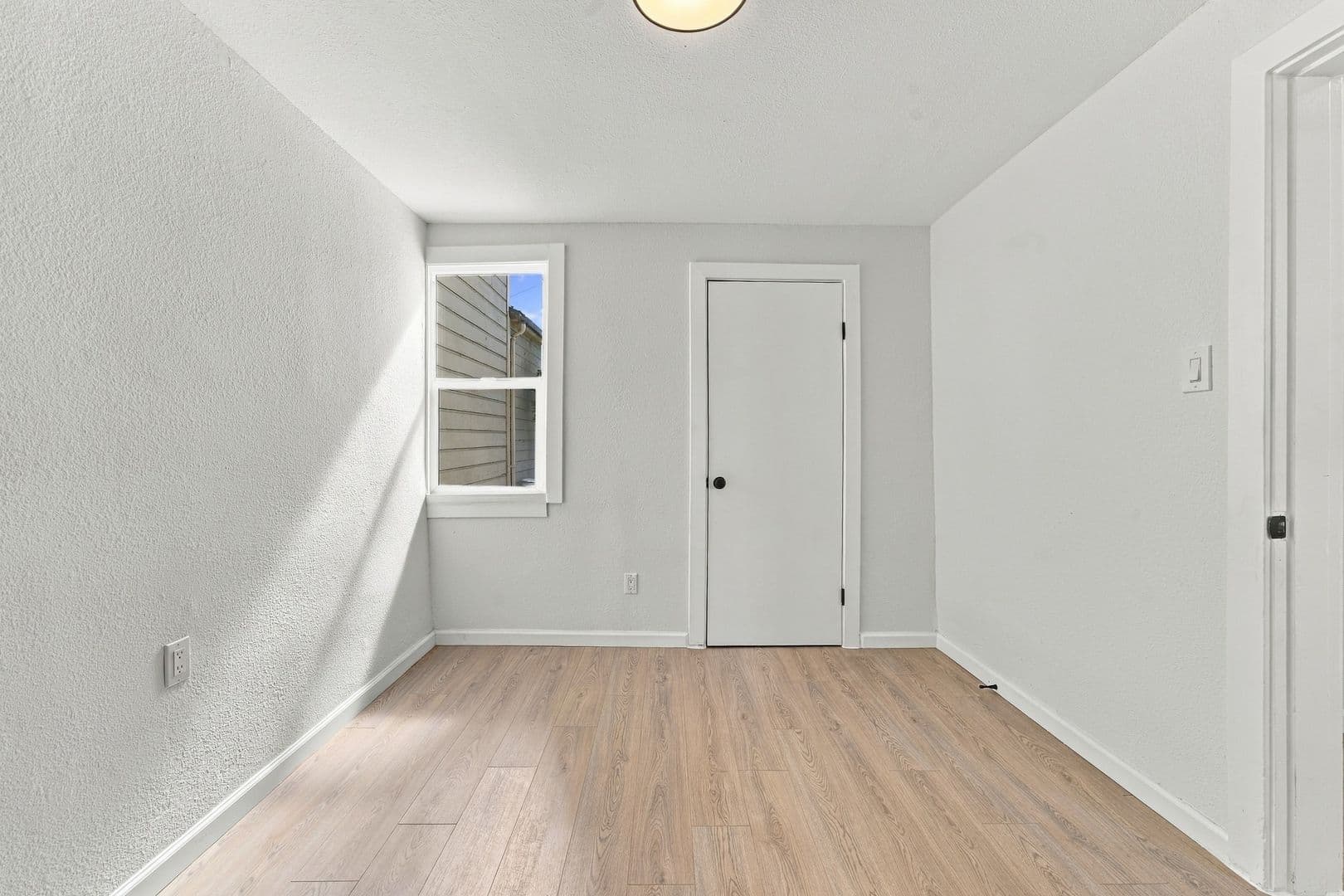 Oakland Apartment: 1444 16th St