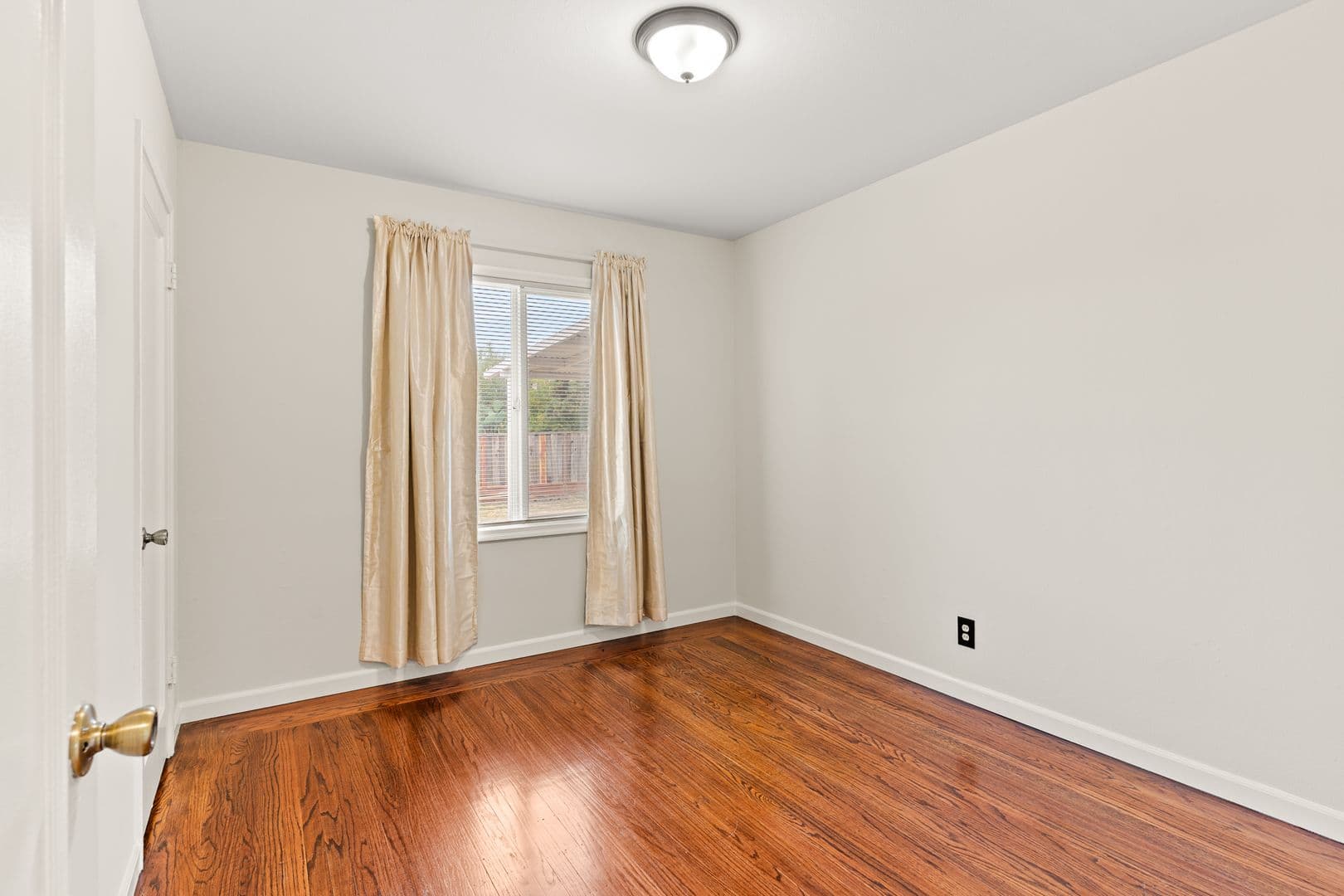 Hayward House: 26539 Flamingo Ave