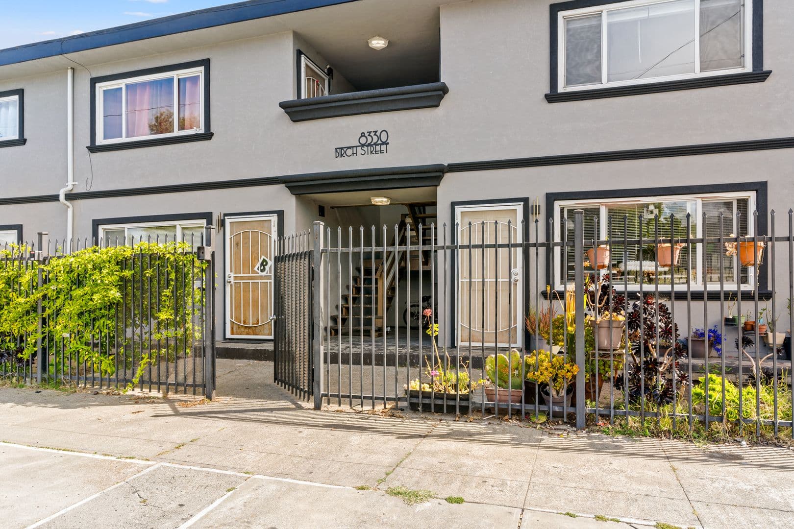 Oakland Apartment: 8330 Birch Street - C