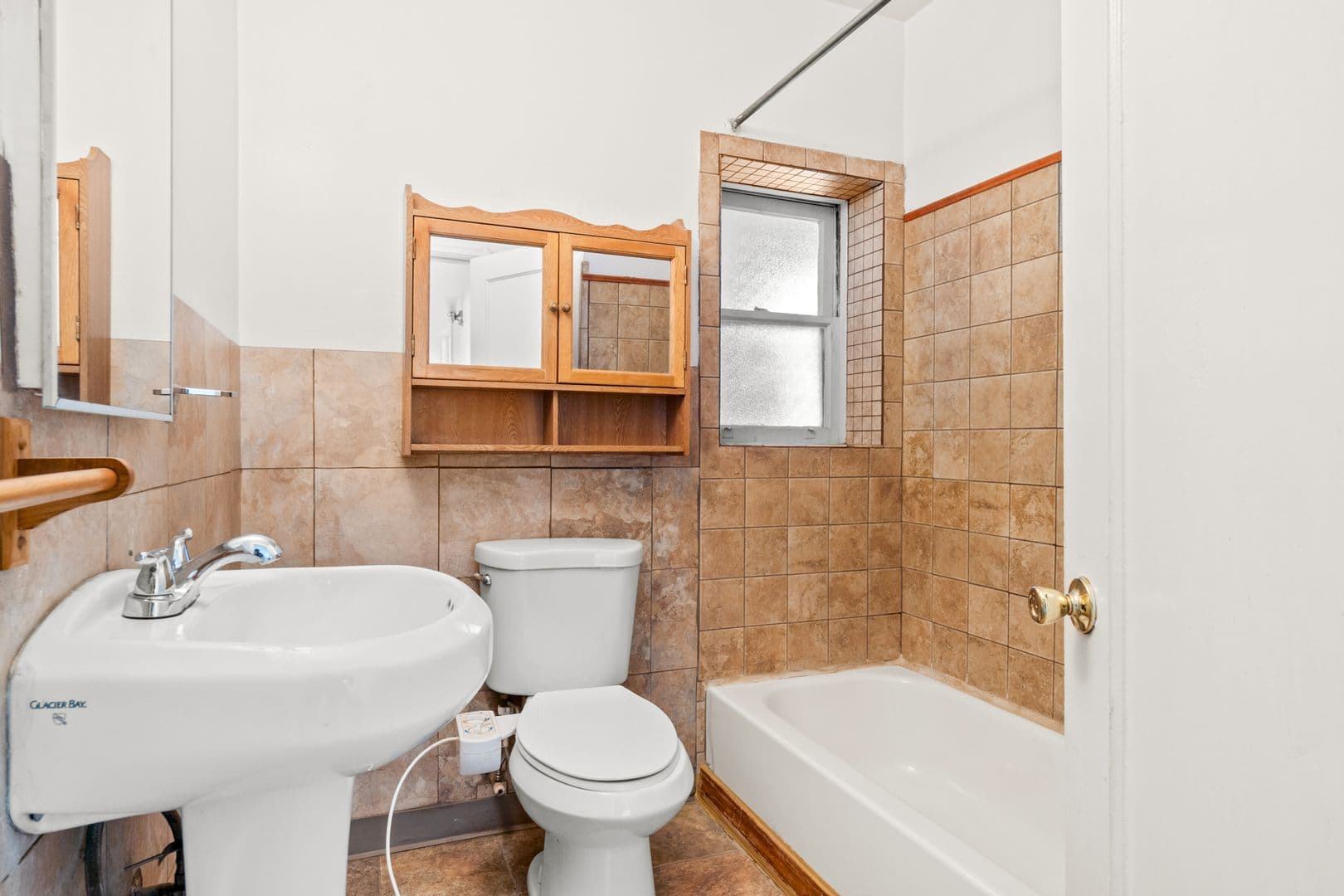 Oakland House: 2307 109th Ave