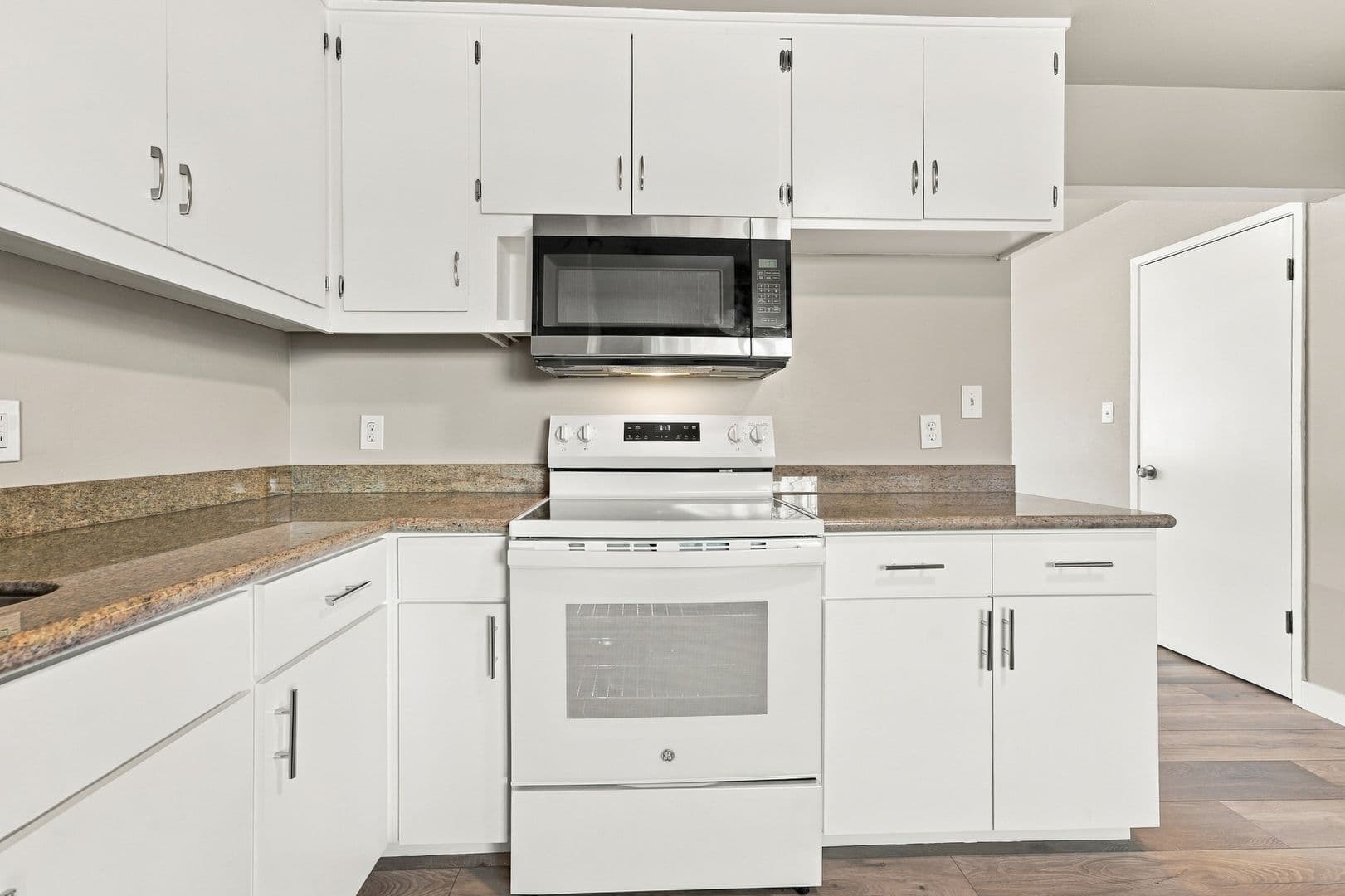 Hayward Apartment: 821 Blossom Way