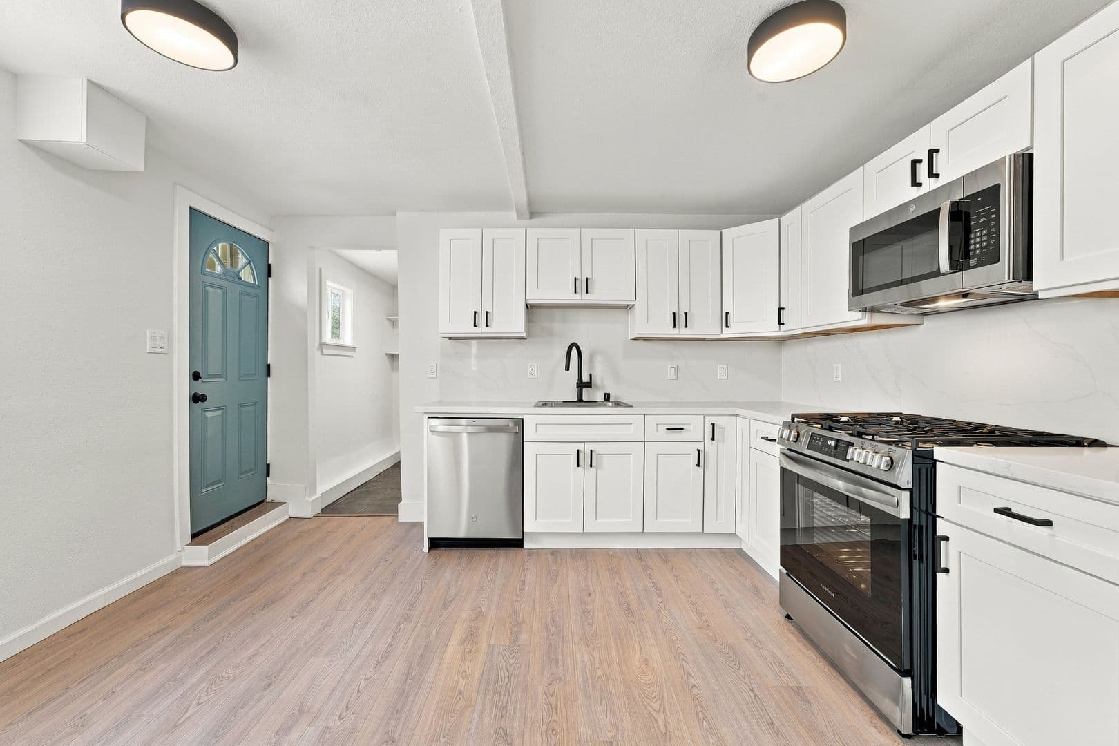 Oakland Apartment: 1444 16th St