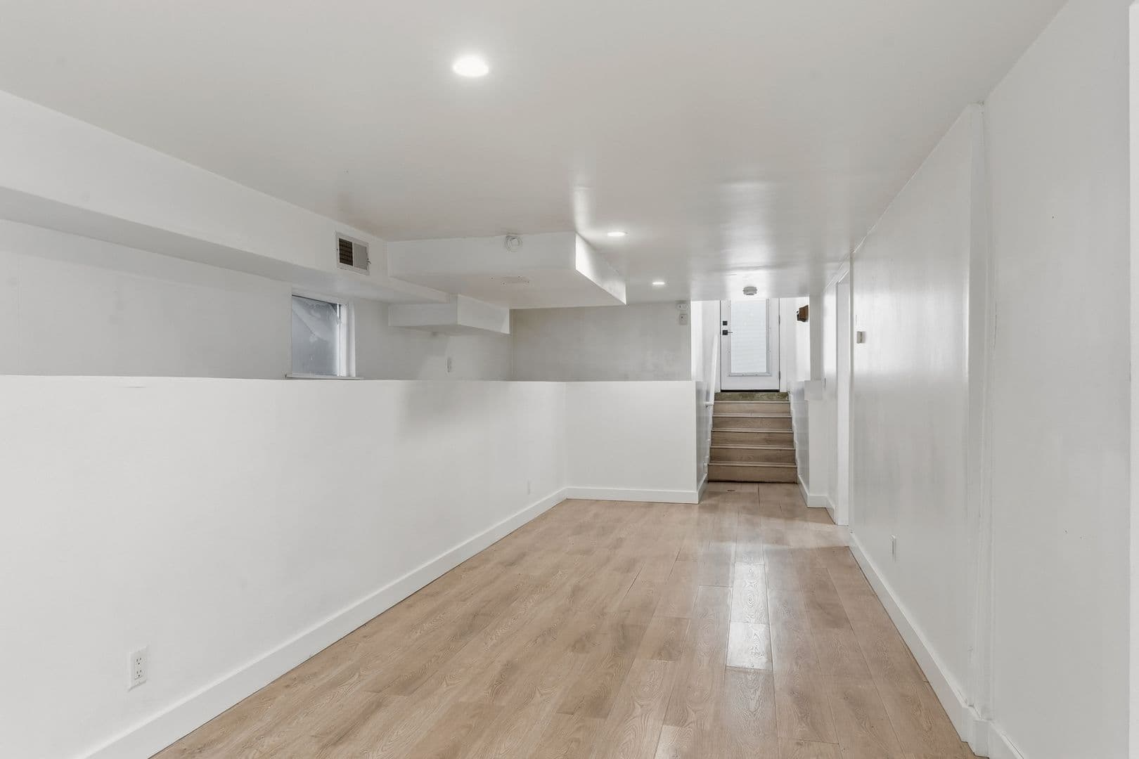 San Leandro Apartment: 154 Harlan St