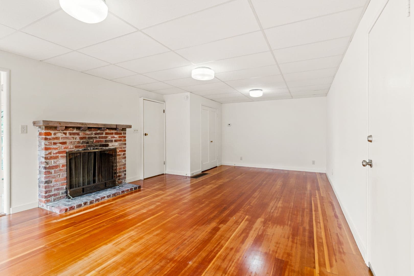 Oakland House: 6857 Armour Dr
