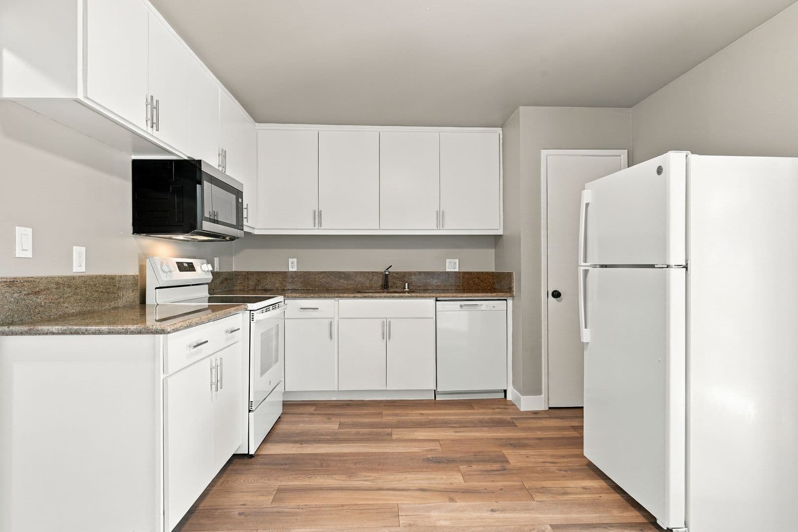 Hayward Apartment: 821 Blossom Way