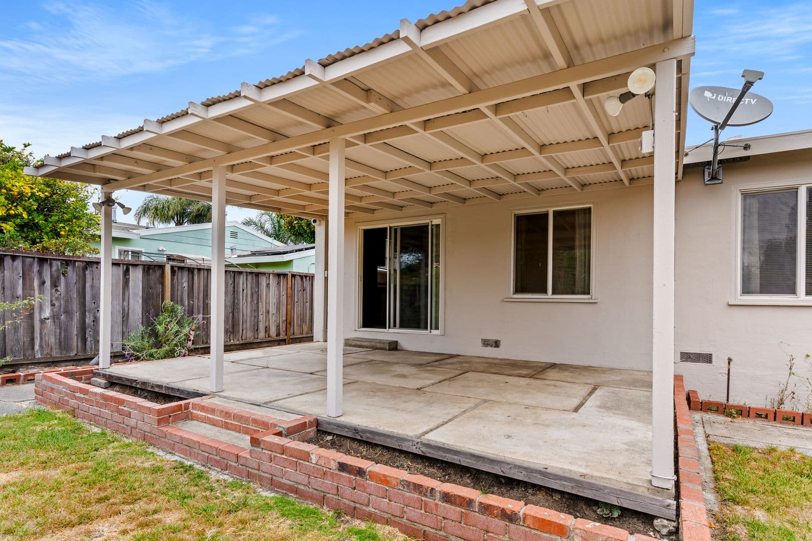 Hayward House: 26539 Flamingo Ave