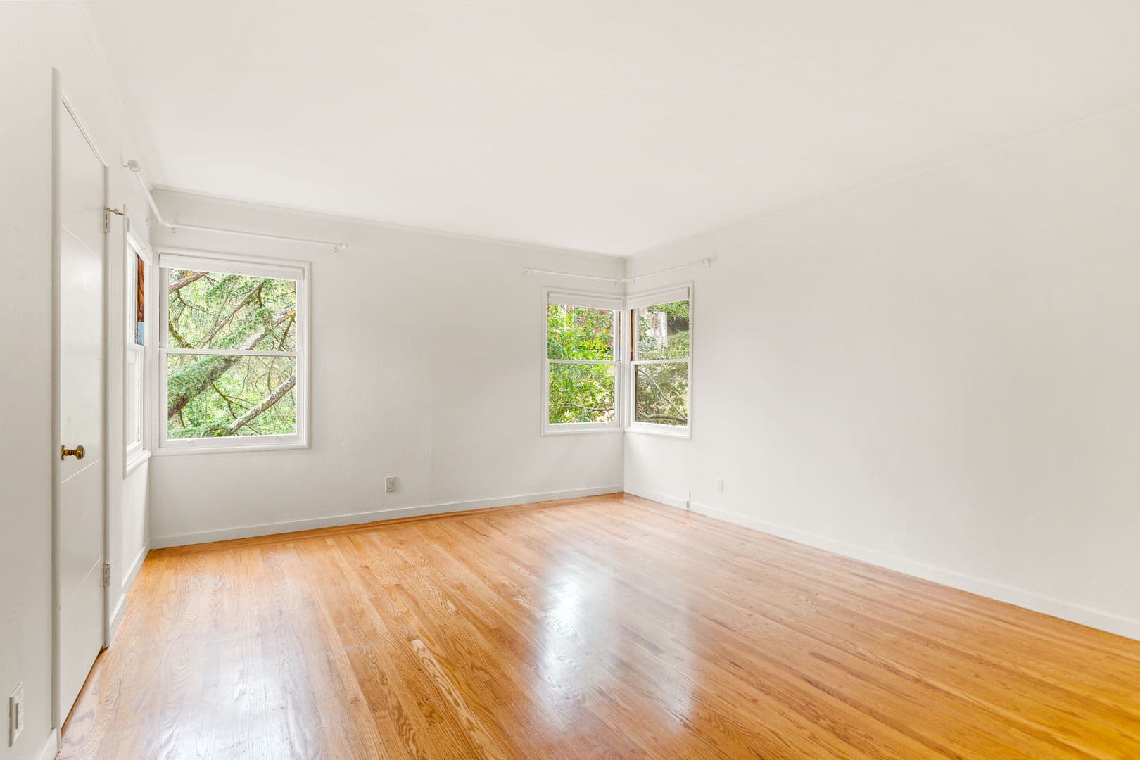 Oakland House: 6857 Armour Dr