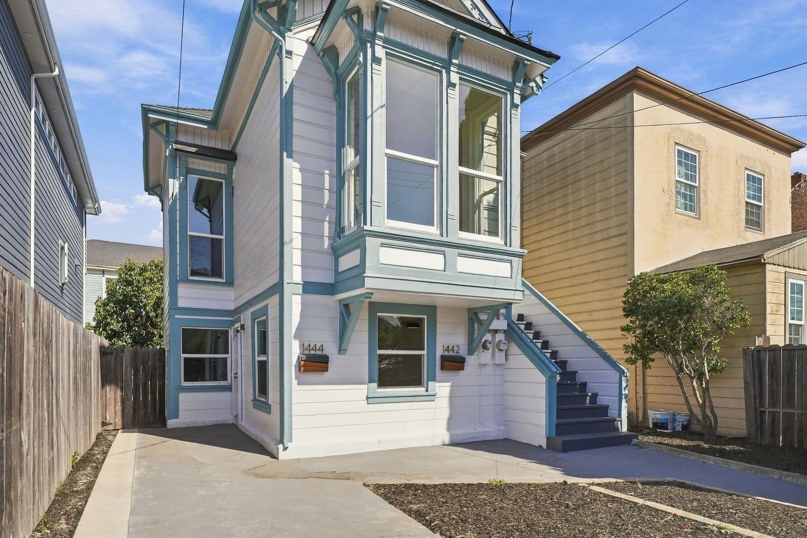 Oakland Apartment: 1444 16th St