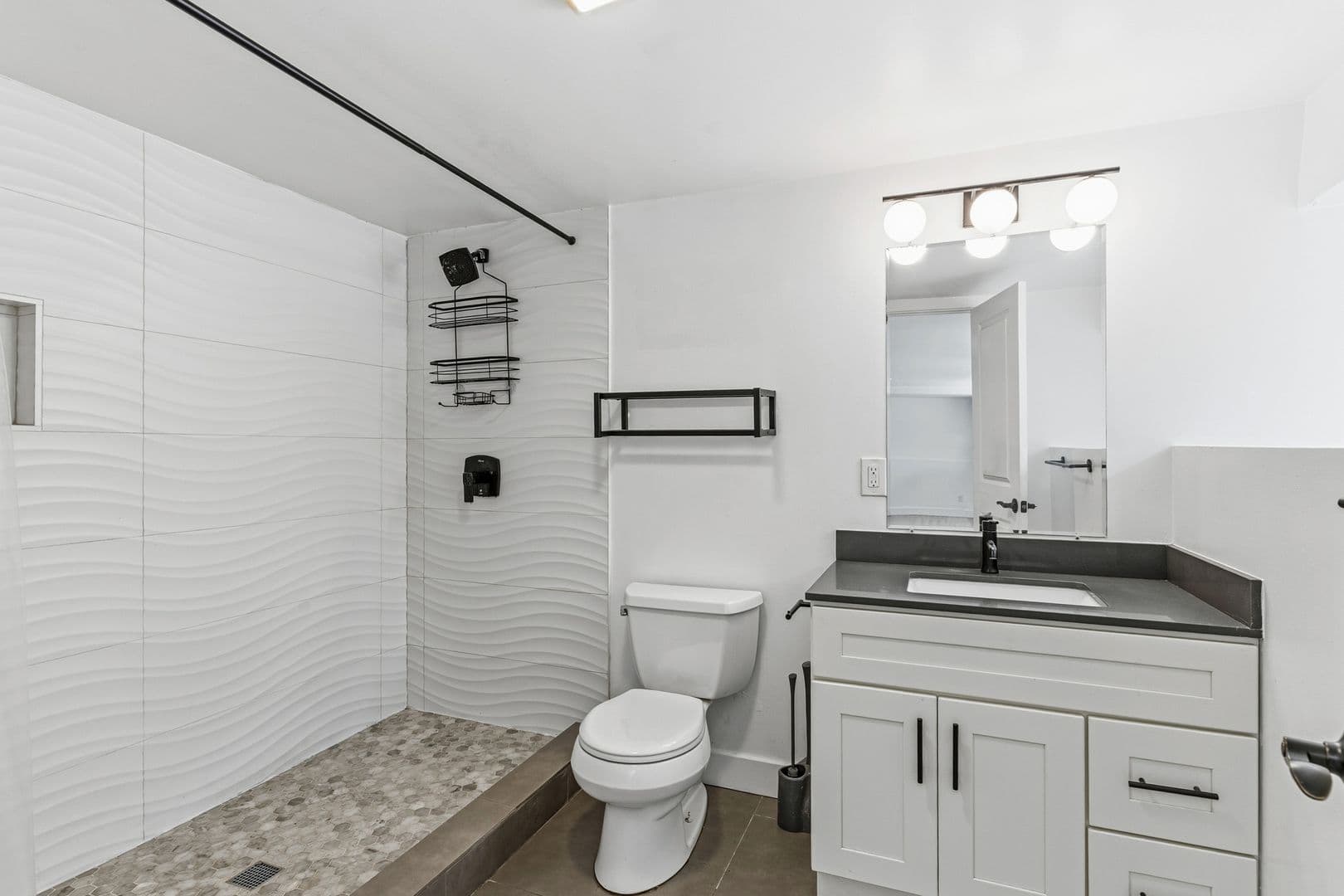 San Leandro Apartment: 154 Harlan St